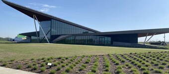 Downtown Loft: King/Queen Suites- 2½ Baths  Near Convention Center EV charging