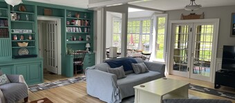 PRIVATE & AFFORDABLE charming custom ranch in S. Woodstock. WIFI and AC.
