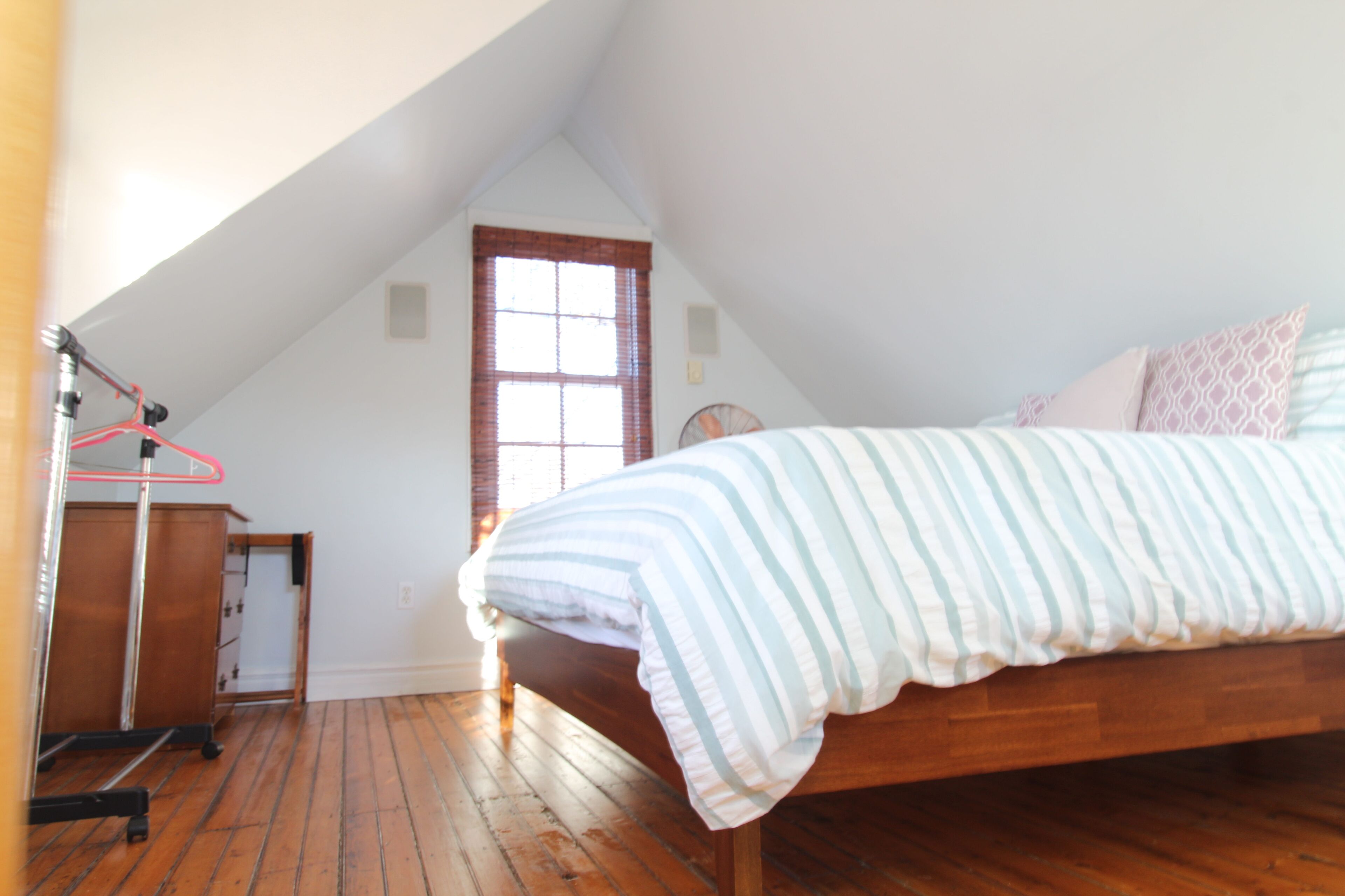 2 chambres, fer et planche à repasser, accès au Wi-Fi (inclus)