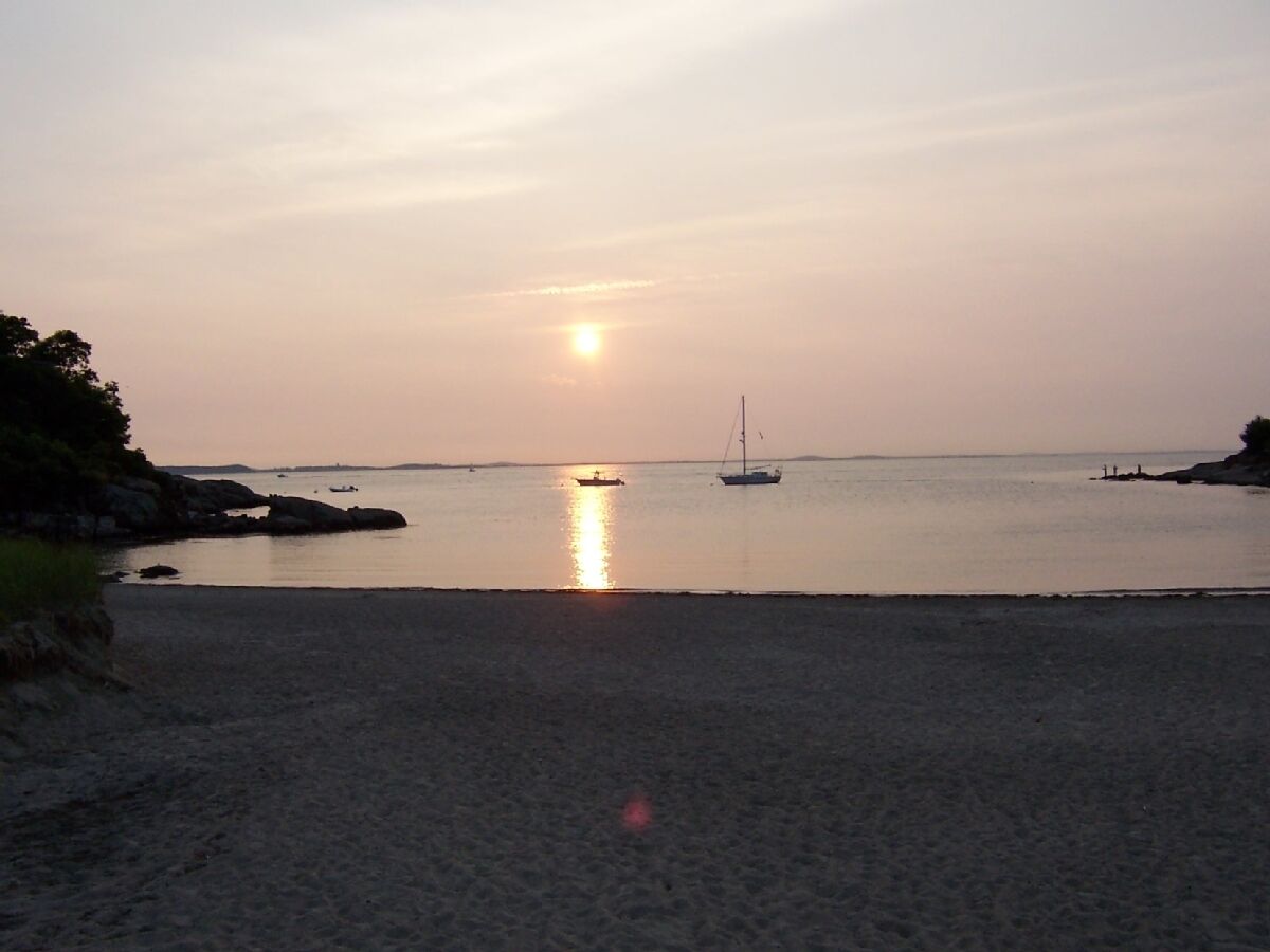 靠近海滩、沙滩椅、沙滩毛巾