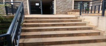 Sam Suite Studio 2, very clean and free wifi, secure parking. 5 min walk to CBD.