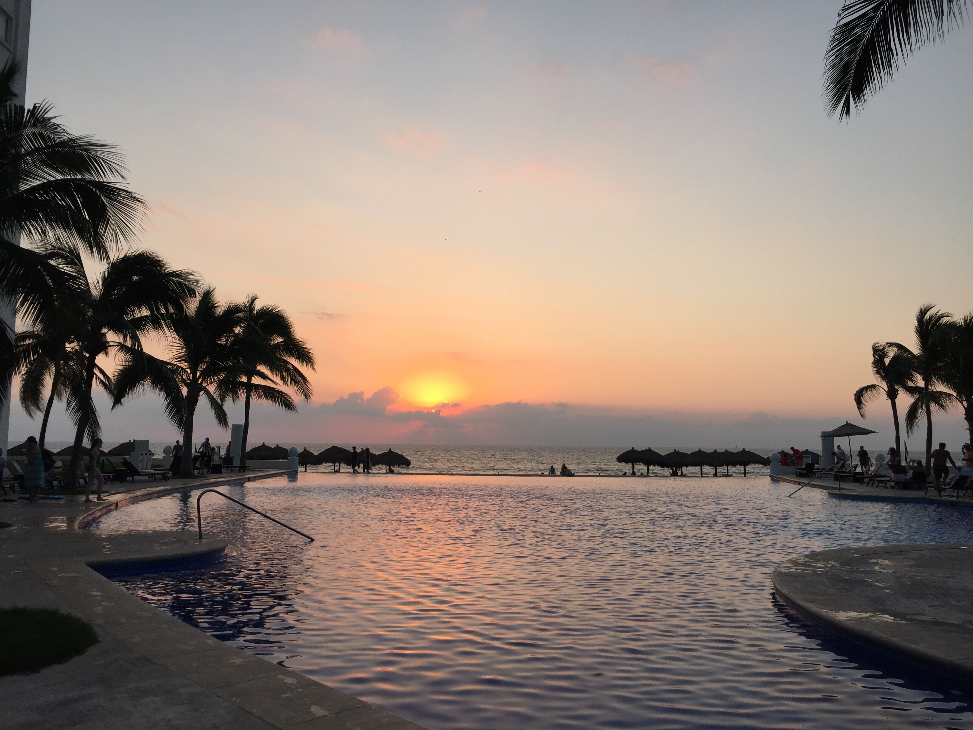 حمّام سباحة خارجي