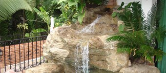 Hermosa villa de estilo español con vista al mar, a 100 pasos de la playa