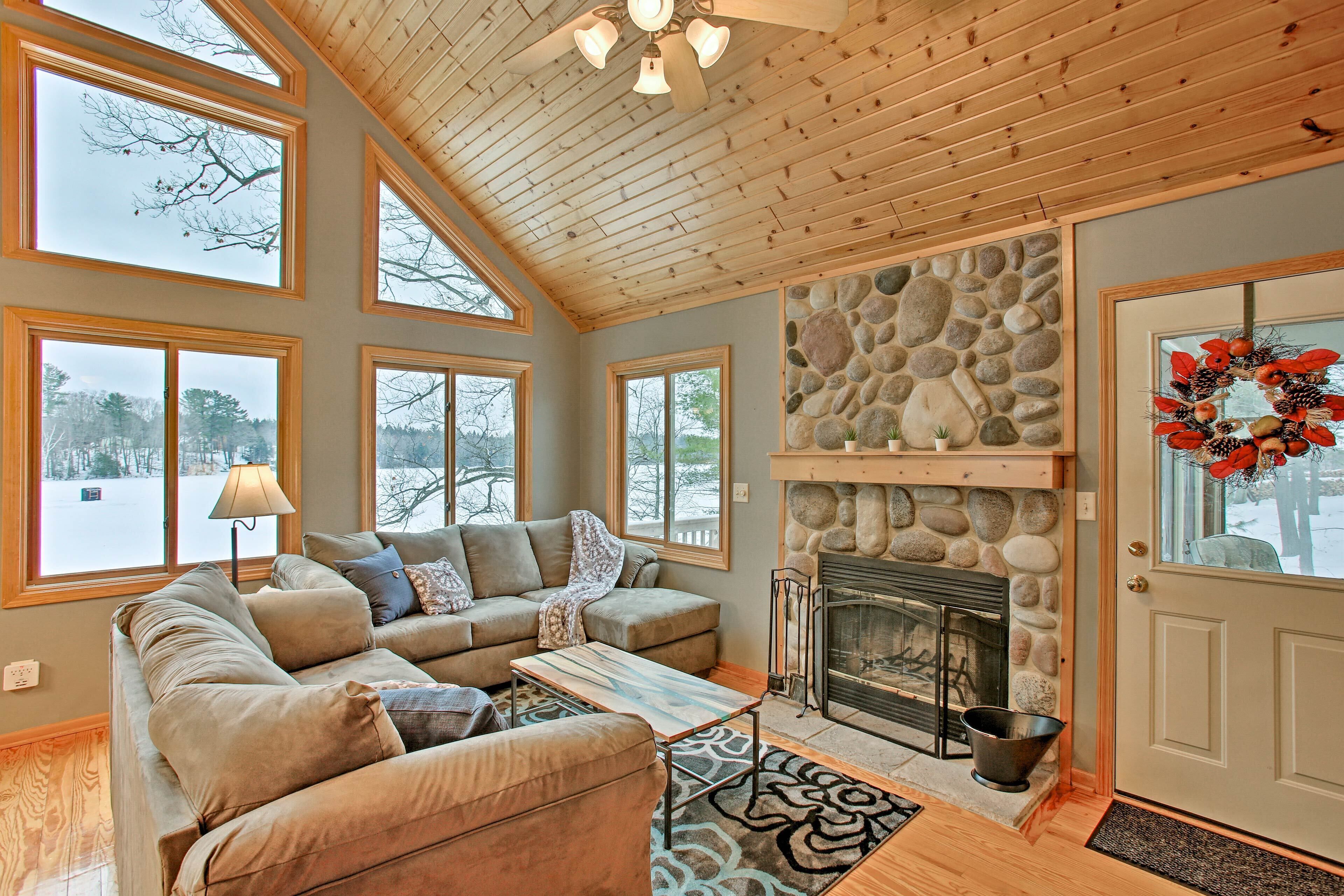 Cozy Waterfront Fife Lake Cottage w/Dock & Kayaks!