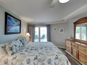 3 soverom, strykejern/-brett, internettilgang og sengetøy