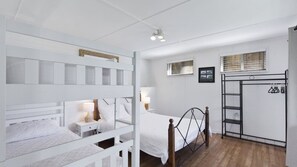 3 bedrooms, iron/ironing board, free WiFi - Rockpool Cottage - Family (AVOCA BEACH)