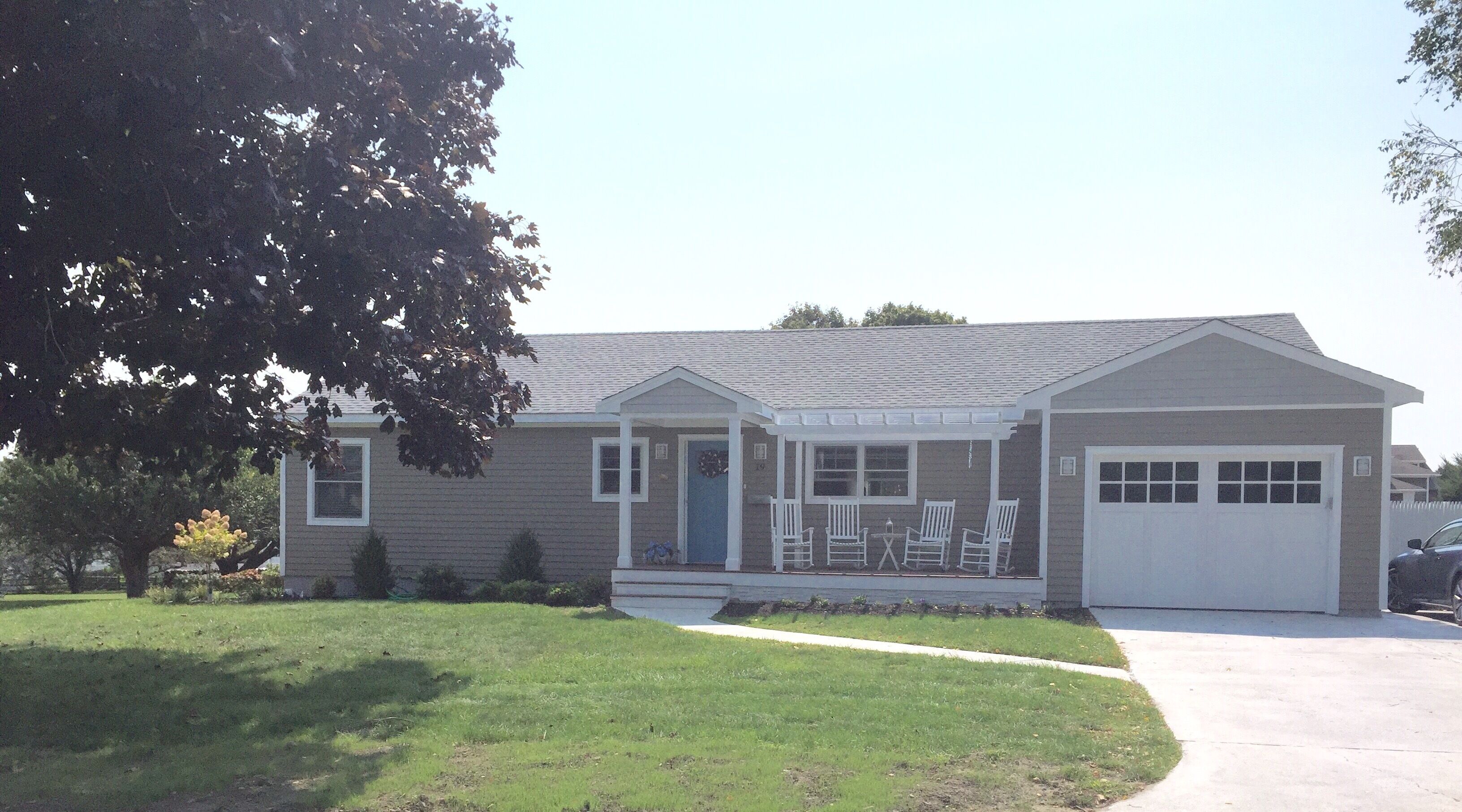 Completely rennovated Ranch home on the southern tip of Easton Point