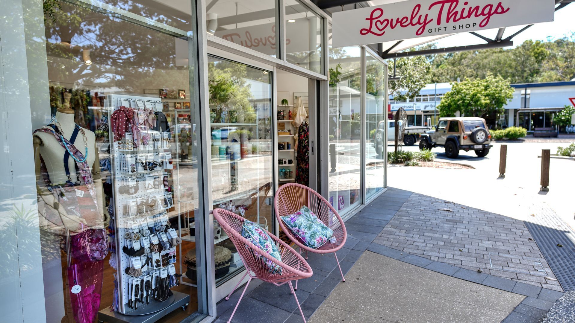The Shack Noosa - Walk to Shops & Restaurants — image 21