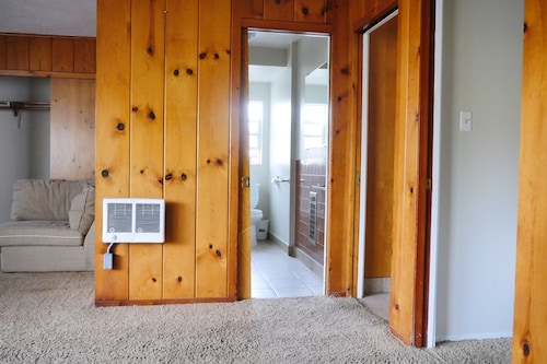 By the Lake apartement