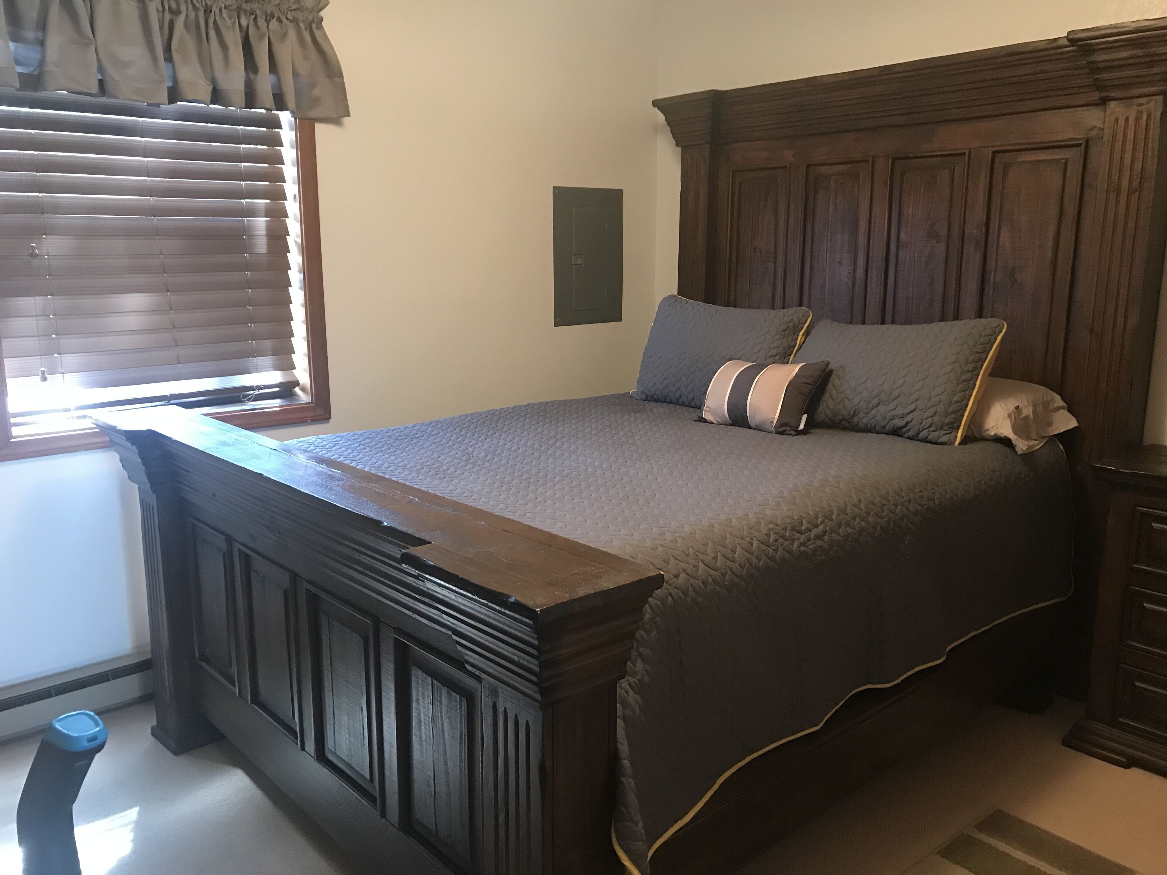 Two EASY blocks to ski slopes/bike park