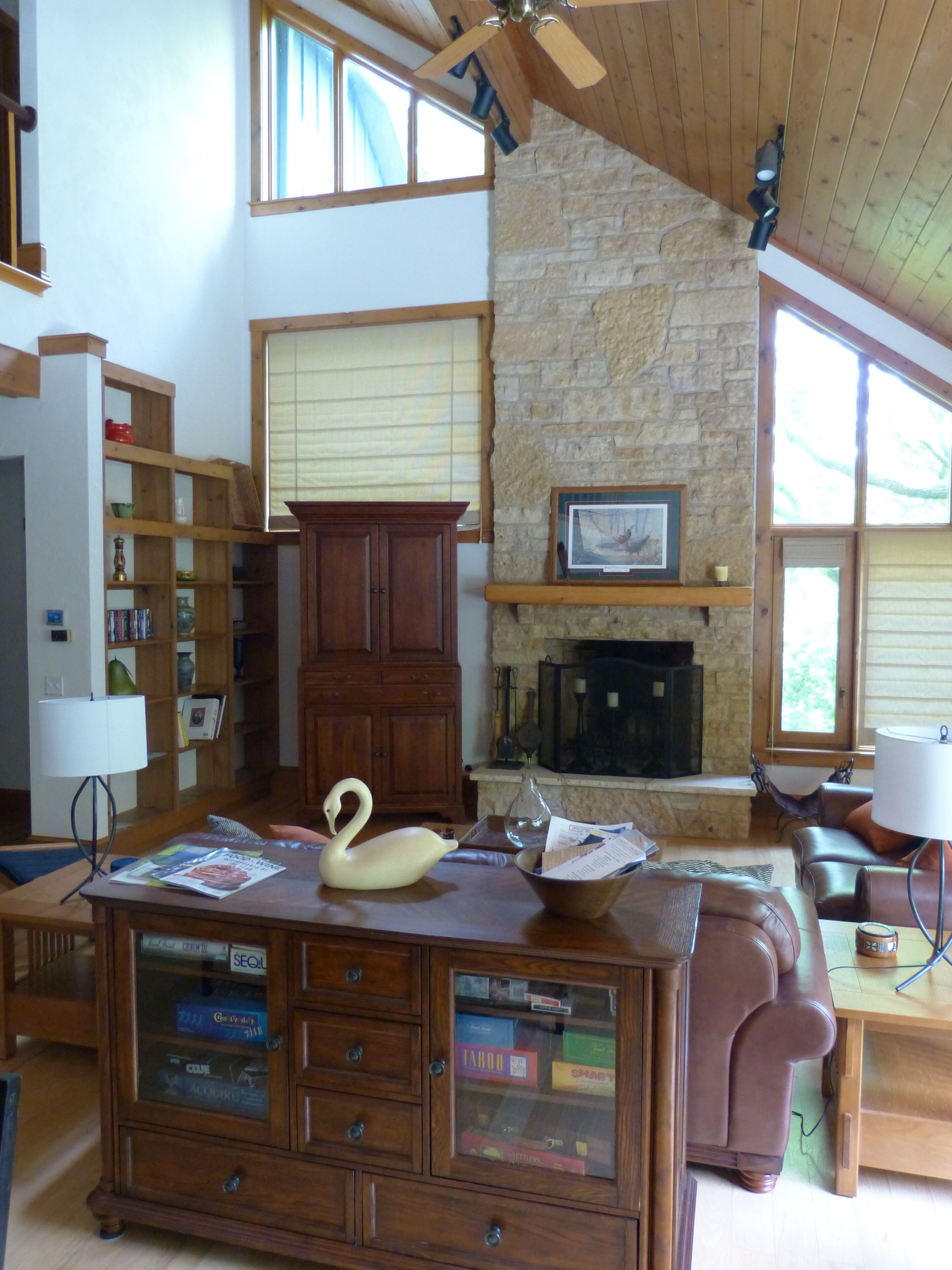 Paula's Folly: quiet upscale home with fantastic views of the Galena Territory.