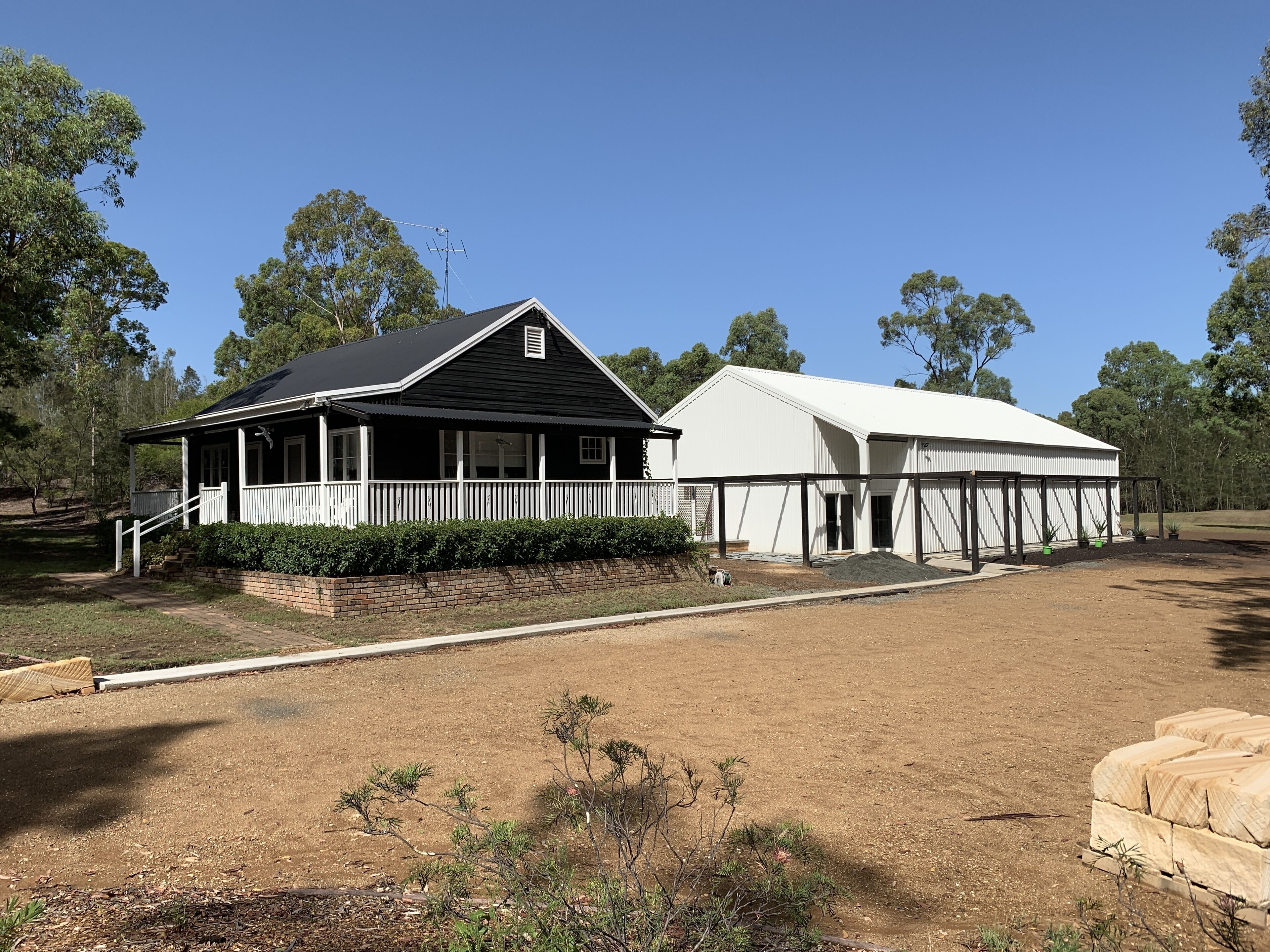 Cosy two bedroom cottage in the centre of Pokolbin — image 3
