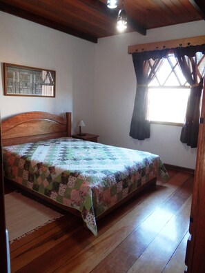 3 habitaciones, tabla de planchar con plancha y wifi gratis 