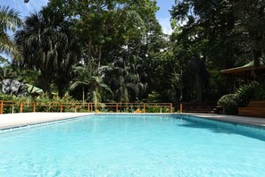 Alberca al aire libre 
