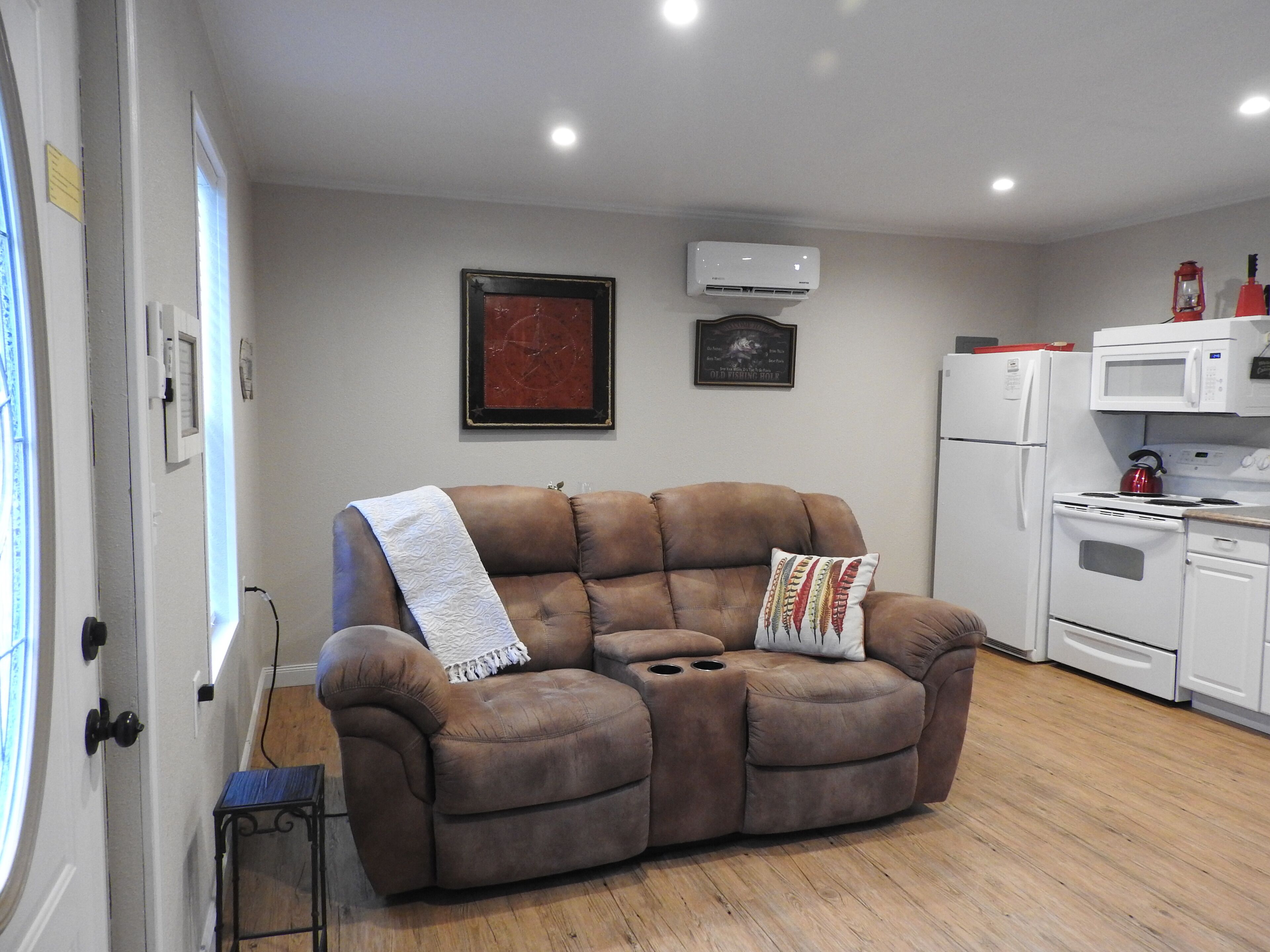 Peaceful cabin in the National Forest