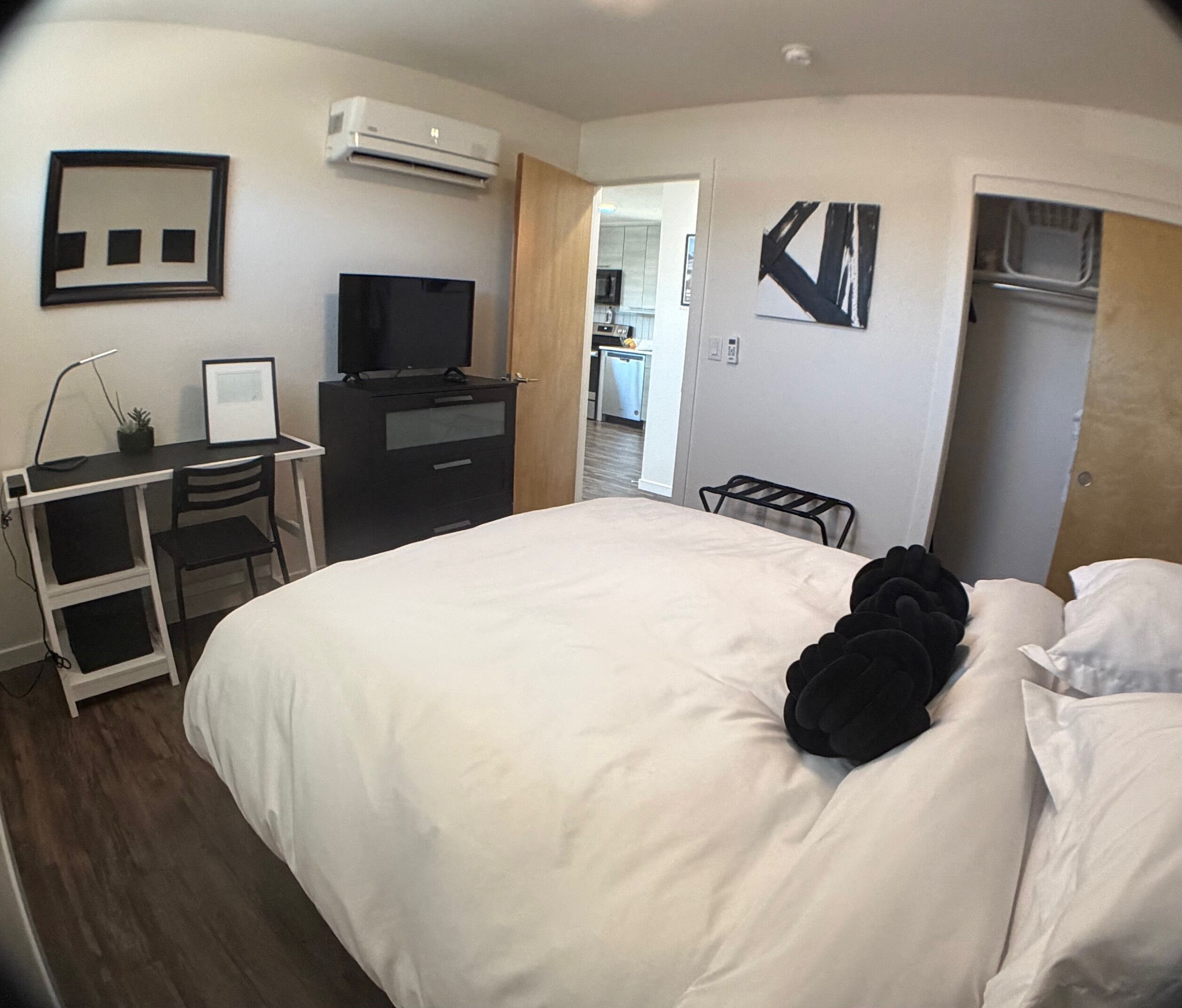 1 chambre, bureau, fer et planche à repasser, Wi-Fi gratuit