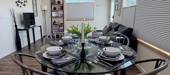 Moderne nybygget vognhus i Prospect - Amerikas kuleste nabolag