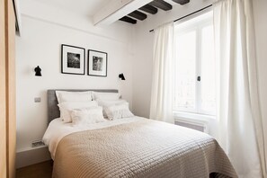 1 chambre, fer et planche à repasser, accès au Wi-Fi (inclus)