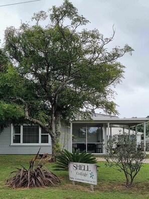 Exterior - Shell Cottage - lovely cottage situated in Pukenui (Houhora)
