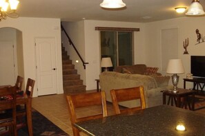 Interior - Beautiful 3 Bedroom Vacation Home In Higley Park near Agritopia - Great Location (Gilbert)