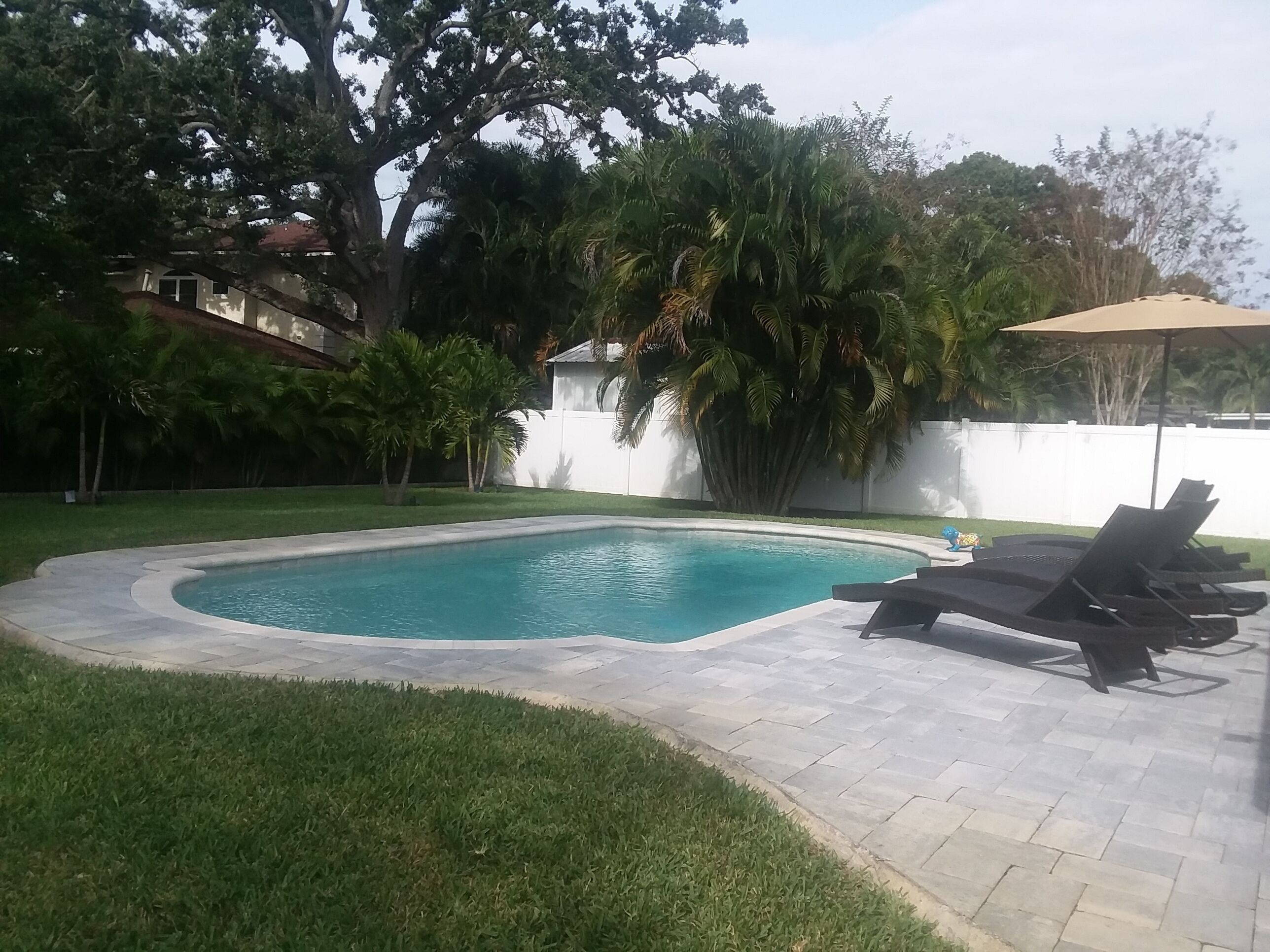 CLEARWATER PRIVATE RETREAT FOR YOUR FAMILY...IN GROUND SALT WATER POOL. 