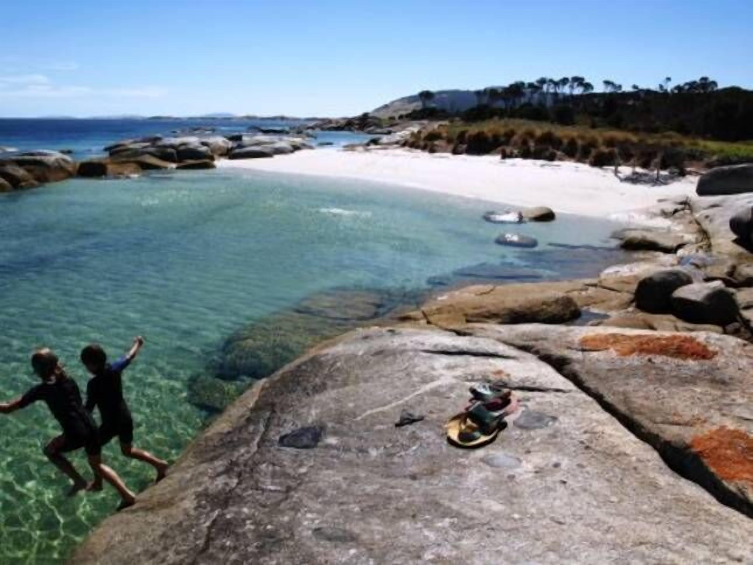 Sawyers Bay Shacks (big shack) — image 24