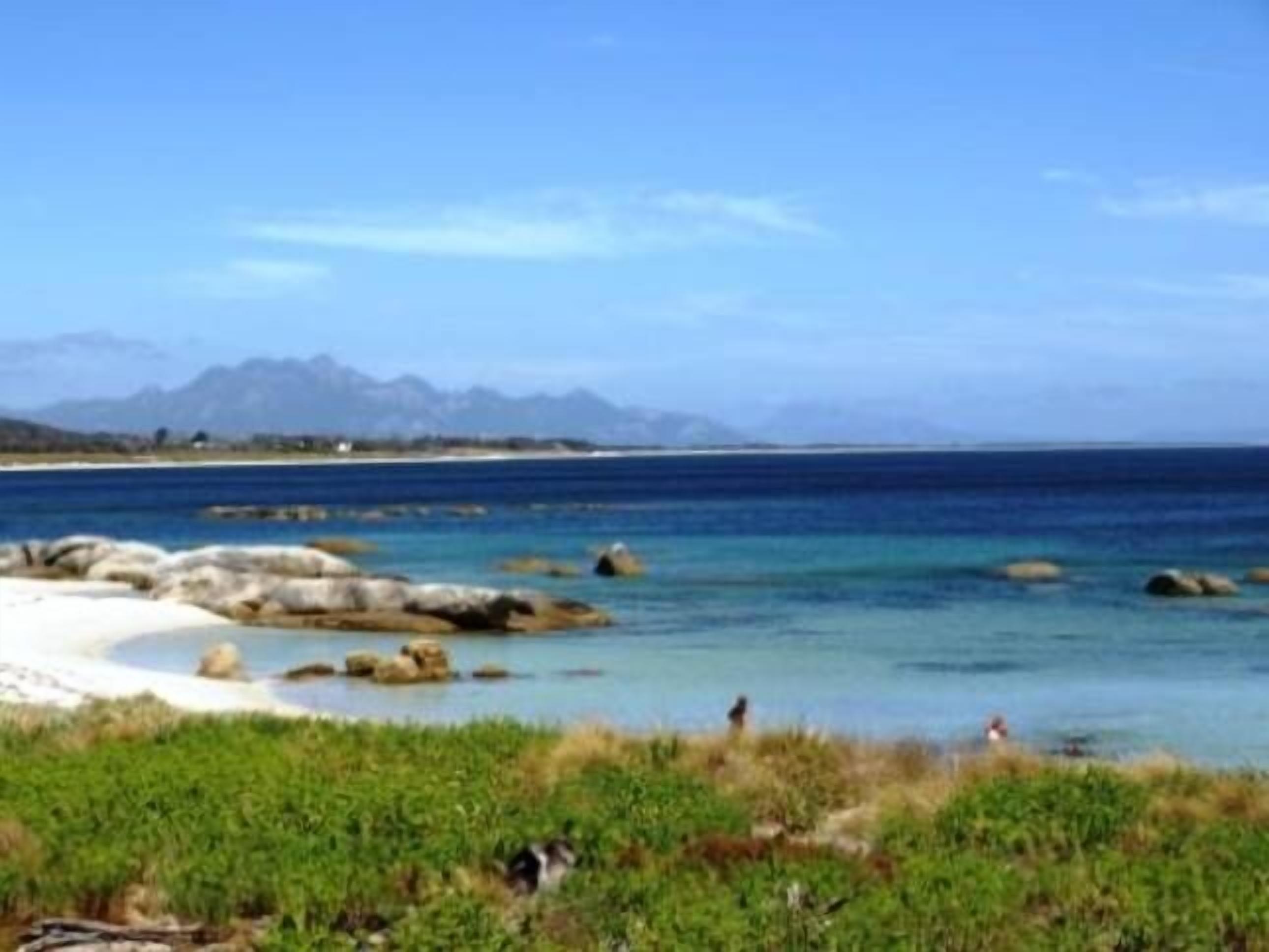 Sawyers Bay Shacks (big shack) — image 26