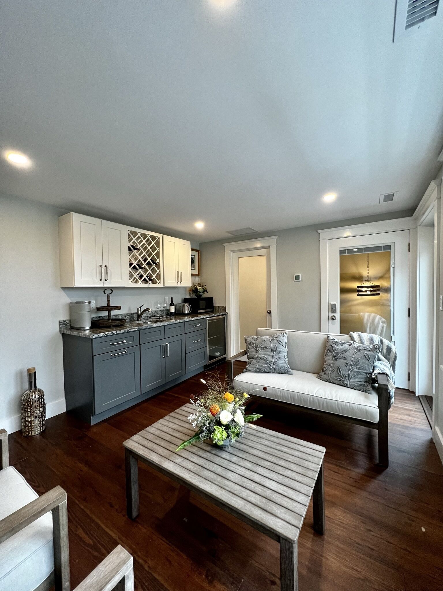 Waterfront Carriage House "The Salty Dog" overlooking the Sakonnet RI