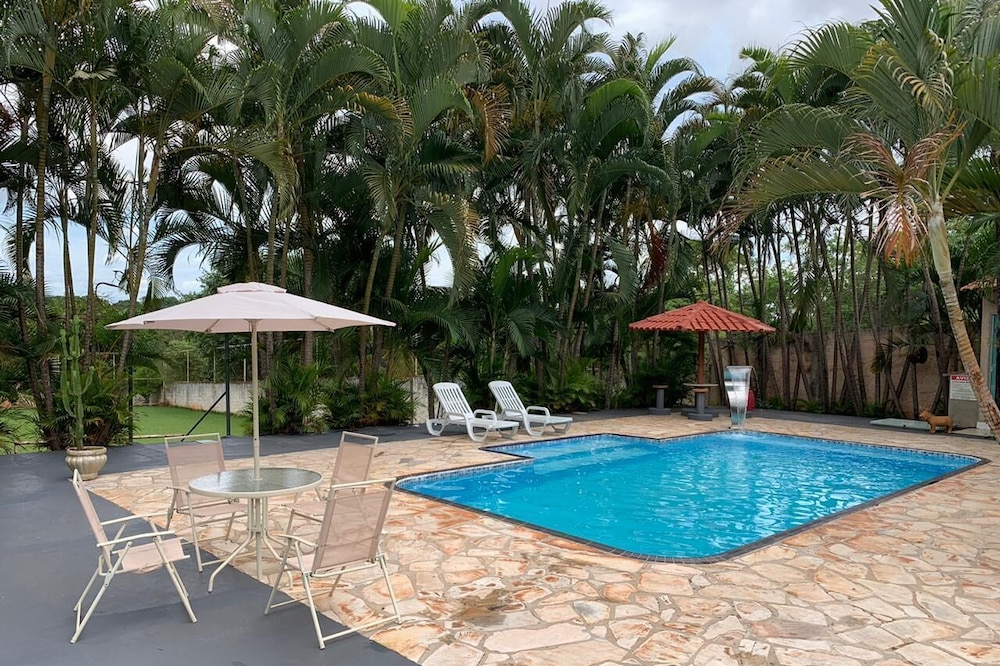 Beautiful farm with leisure, good location, worth checking out!