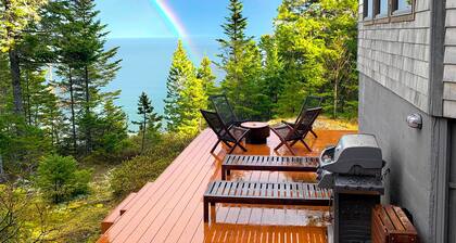 Cliff-kyydissä: upeat merinäkymät, yksityiset retkeilyreitit, täydellinen yksinäisyys