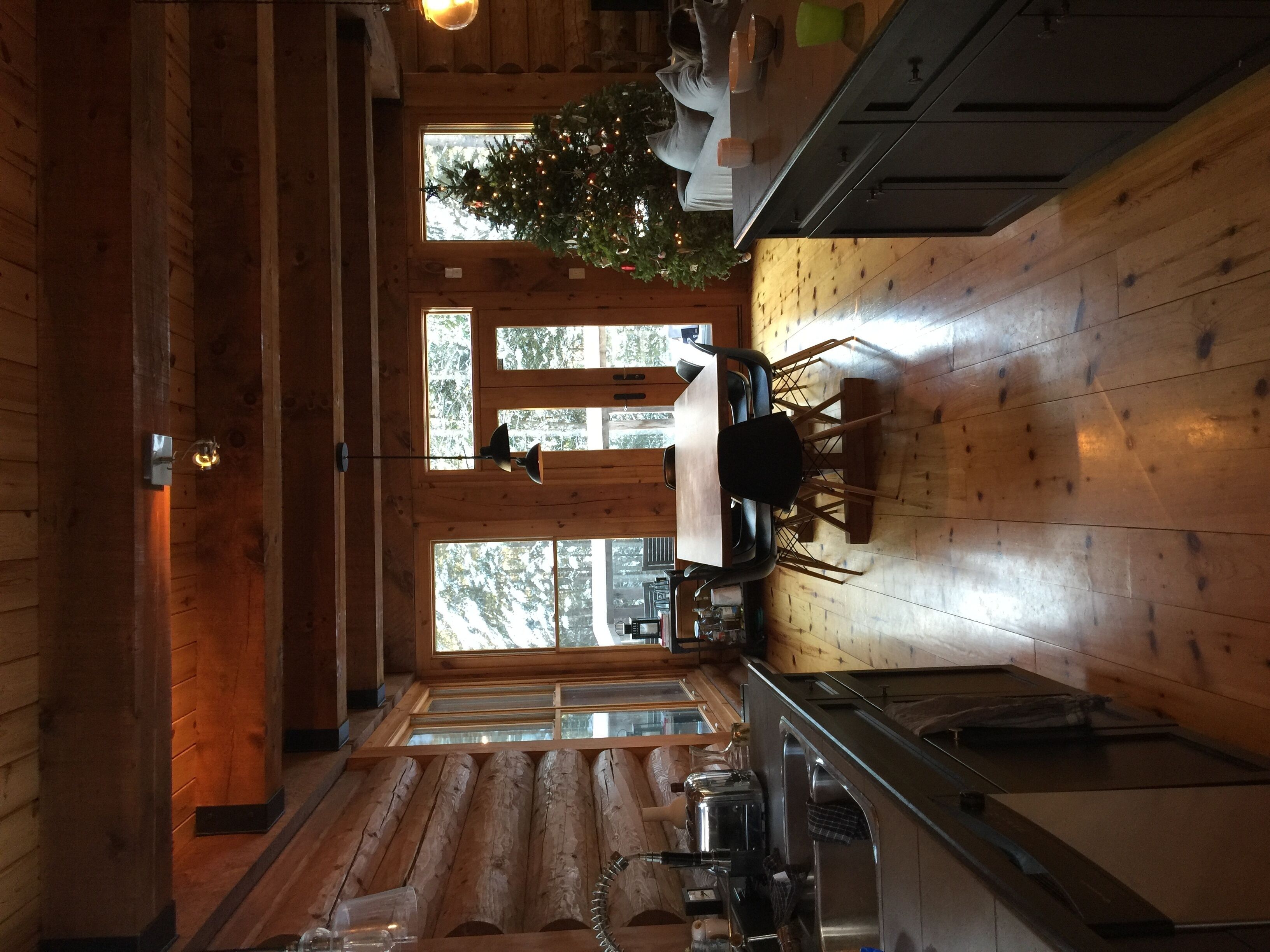 Scandinavian log cottage in Mont-Tremblant, all seasons activities