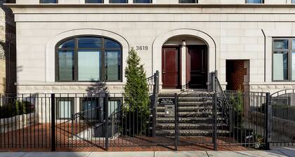 Wrigley Field All Star Suite 3 Bedrooms 2 Bath