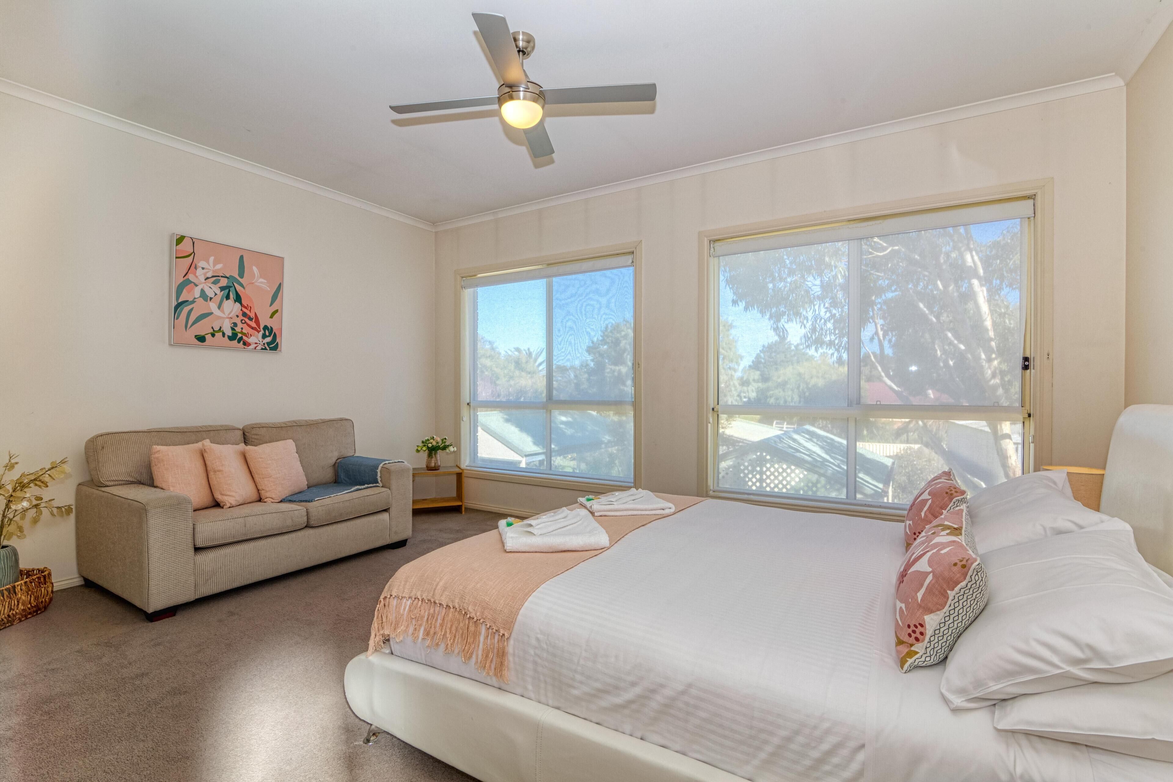 The Lighthouse ~ Port Willunga - Cosy Coastal Townhouse in Port Willunga — image 8