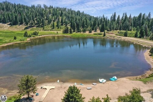 PinecrestAreaRentals #10 Book 2 nights get 3rd free in March.