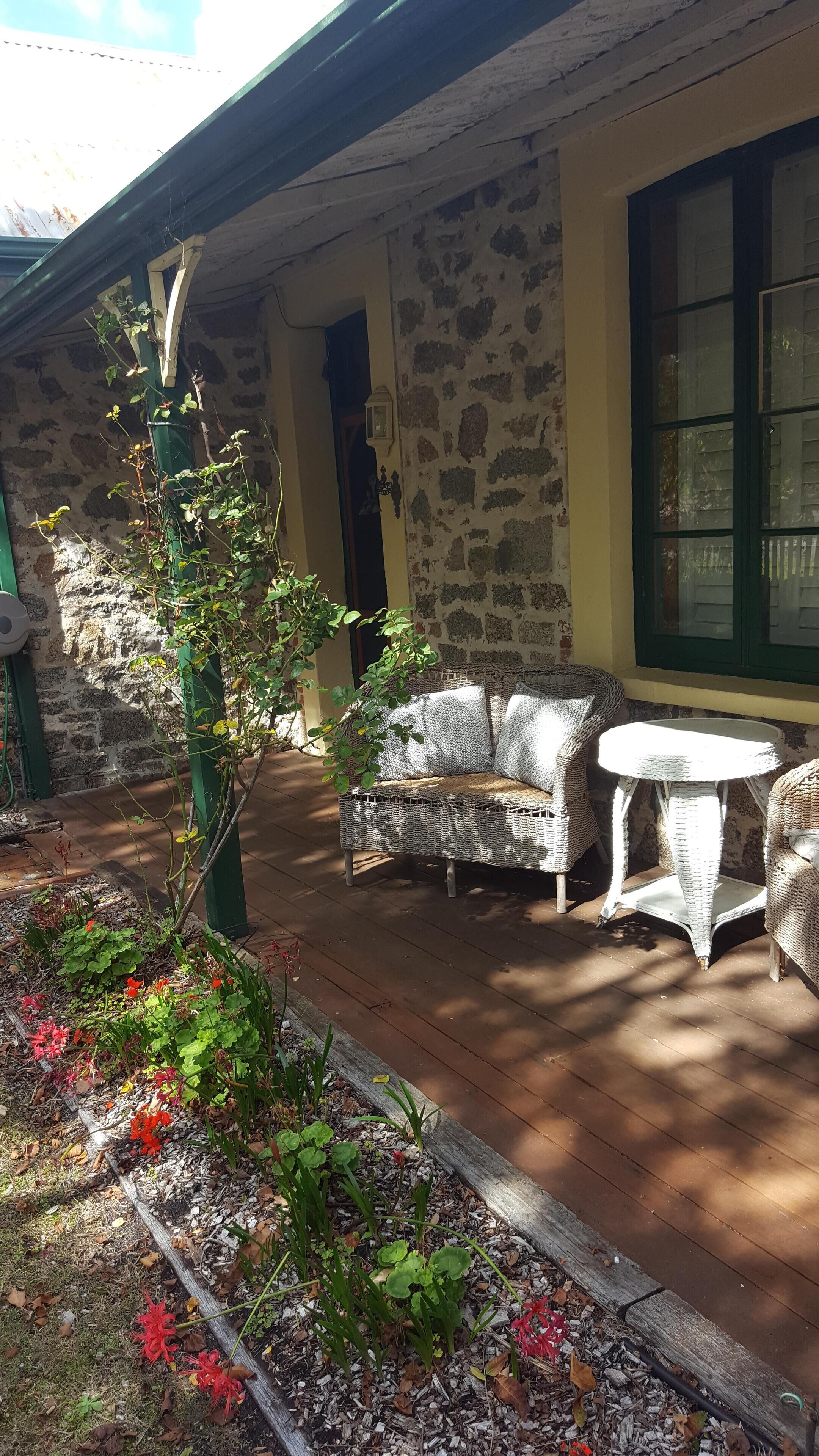 THE COACH HOUSE WILLYUNG