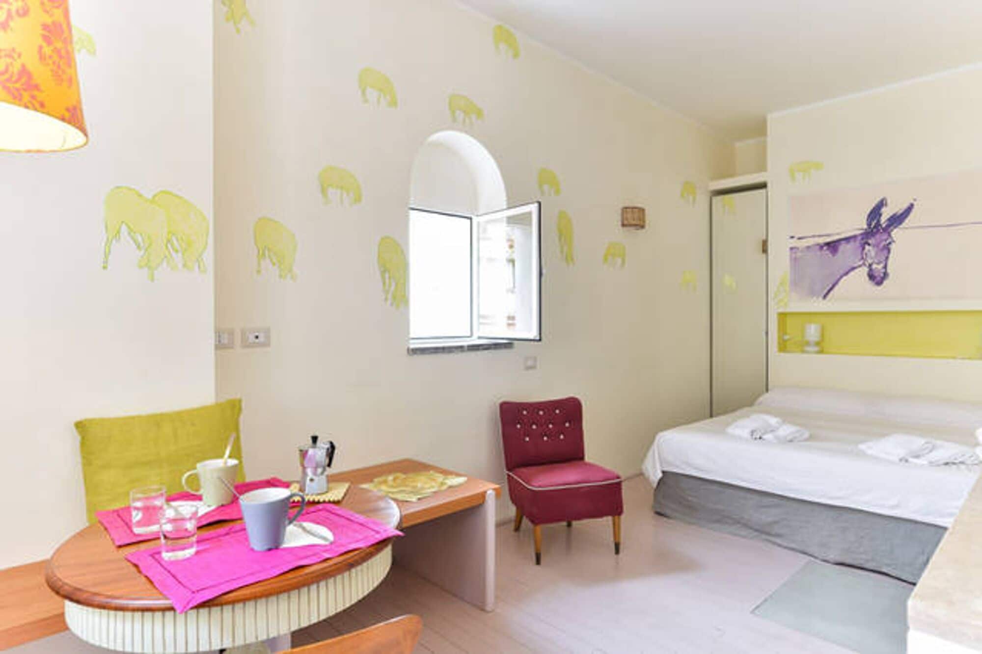 Rome: Delightful tiny apartment close to the Colosseum