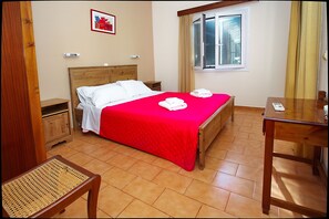 5 bedrooms, iron/ironing board, WiFi, bed sheets - Villa With Private Pool And Sea Views ***** (Corfu)