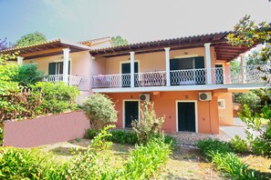 Exterior - Villa With Private Pool And Sea Views ***** (Corfu)