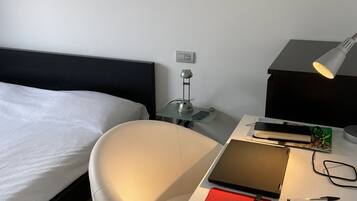 2 Schlafzimmer, Schreibtisch, Bügeleisen/Bügelbrett, kostenloses WLAN