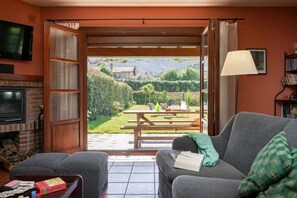 Fernseher, Kamin