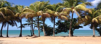 200m from the beach, apartment in a colonial house with swimming pool