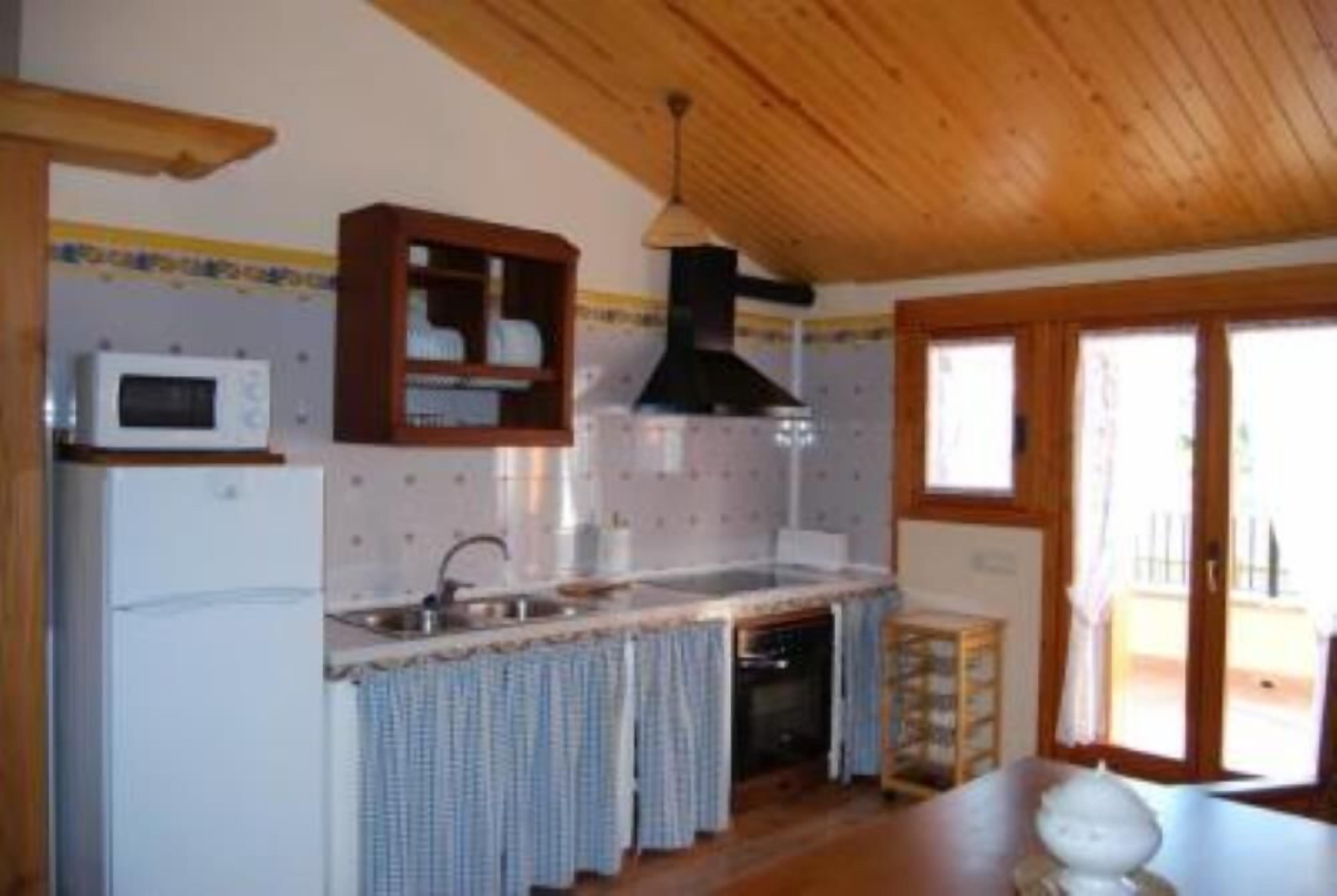 country holiday home - Alueza House with garden