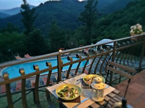 Outdoor dining - Gorgeous Flat in Villa Eleonora, with Swimming Pool-PITEGLIO, PT, ITALY (Piteglio)