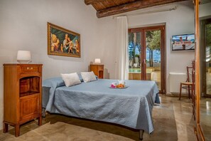7 bedrooms, iron/ironing board, free WiFi, bed sheets - Casale Domè 14+2, Emma Villas (Ciavolo)