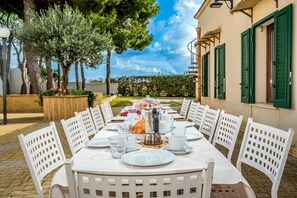 Outdoor dining - Casale Domè 14+2, Emma Villas (Ciavolo)