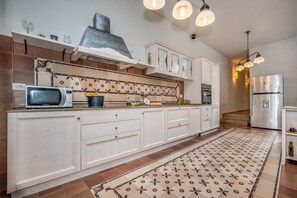 Refrigerador, horno, placa de cocina, lavavajillas
