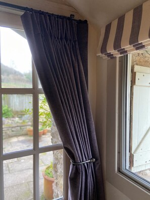 Interior - Escape to a lovely vineyard cottage near the Somerset Levels (Wells)