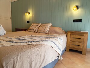 1 bedroom, in-room safe, iron/ironing board, WiFi