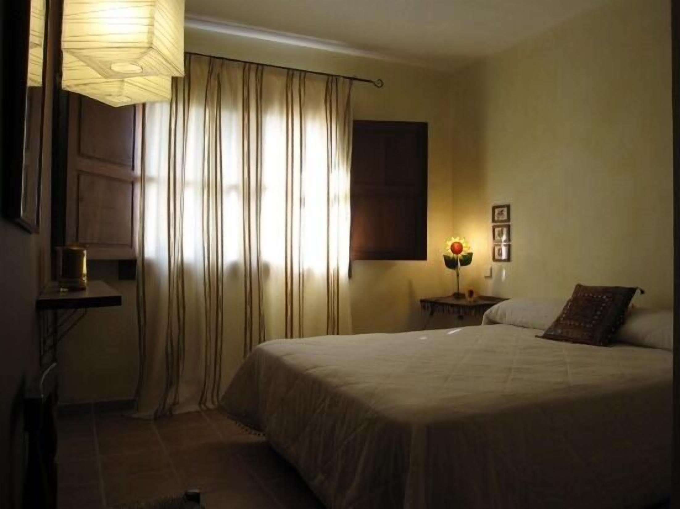 Dalt La Figuera cottage for 10 + 2 people (full rental)