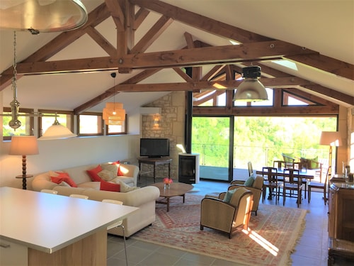 Luxury renovation of an ancient stone barn in a medieval bastide village
